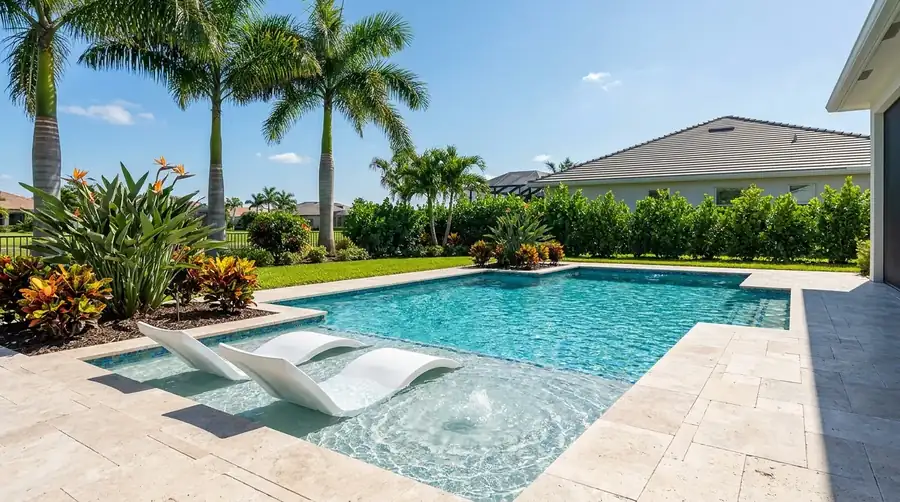 Sun shelf with bubblers on a Naples, FL pool